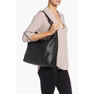 Tory Burch Frida Black Pebbled Leather Hobo Shoulder Bag Gold Logo
